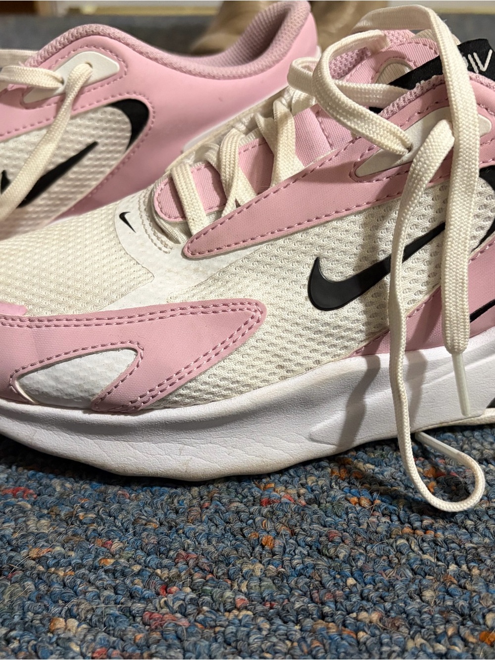 Nike Air Max Bolt Women’s 9 White Light Arctic Pink Black CU4152-103